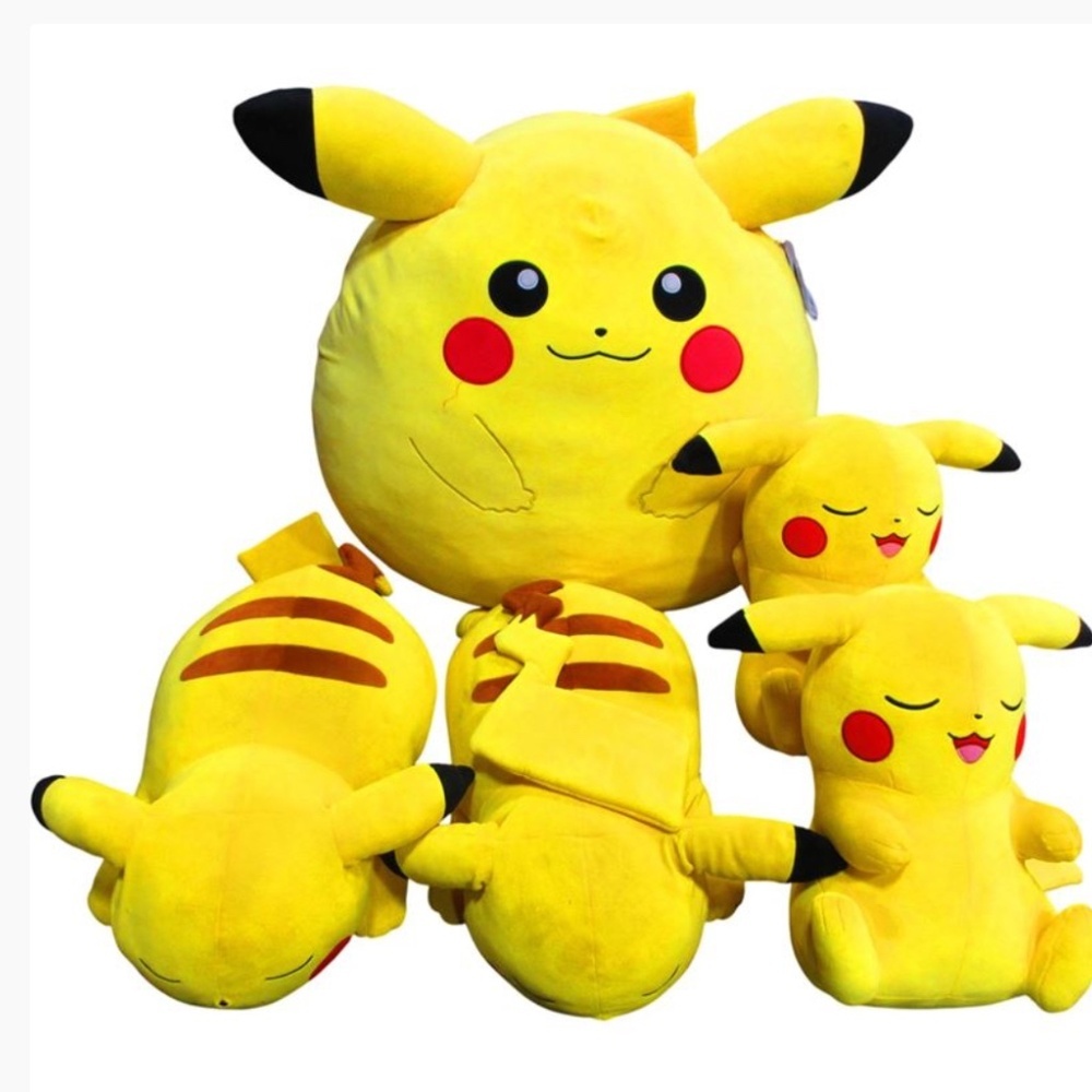 Pokémon Pikachu Plush Bundle – BRAND NEW (1 Giant + 4 Regular)